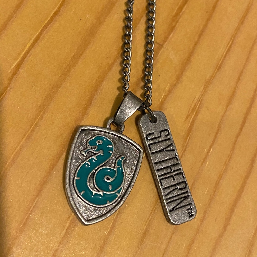 🚨Harry Potter Slytherin Necklace🚨